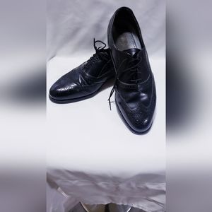 Men leather dressed black shoes